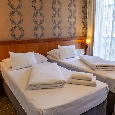 Hotel Barbakan Pecs